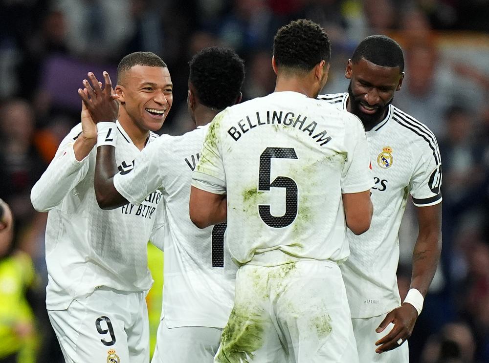 篮球世界中 篮球世界中